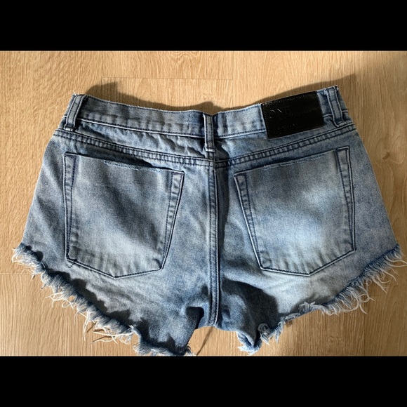 ONE TEASPOON WOMEN LOW WAIST BONITAS DENIM SHORTS - Picture 2 of 4